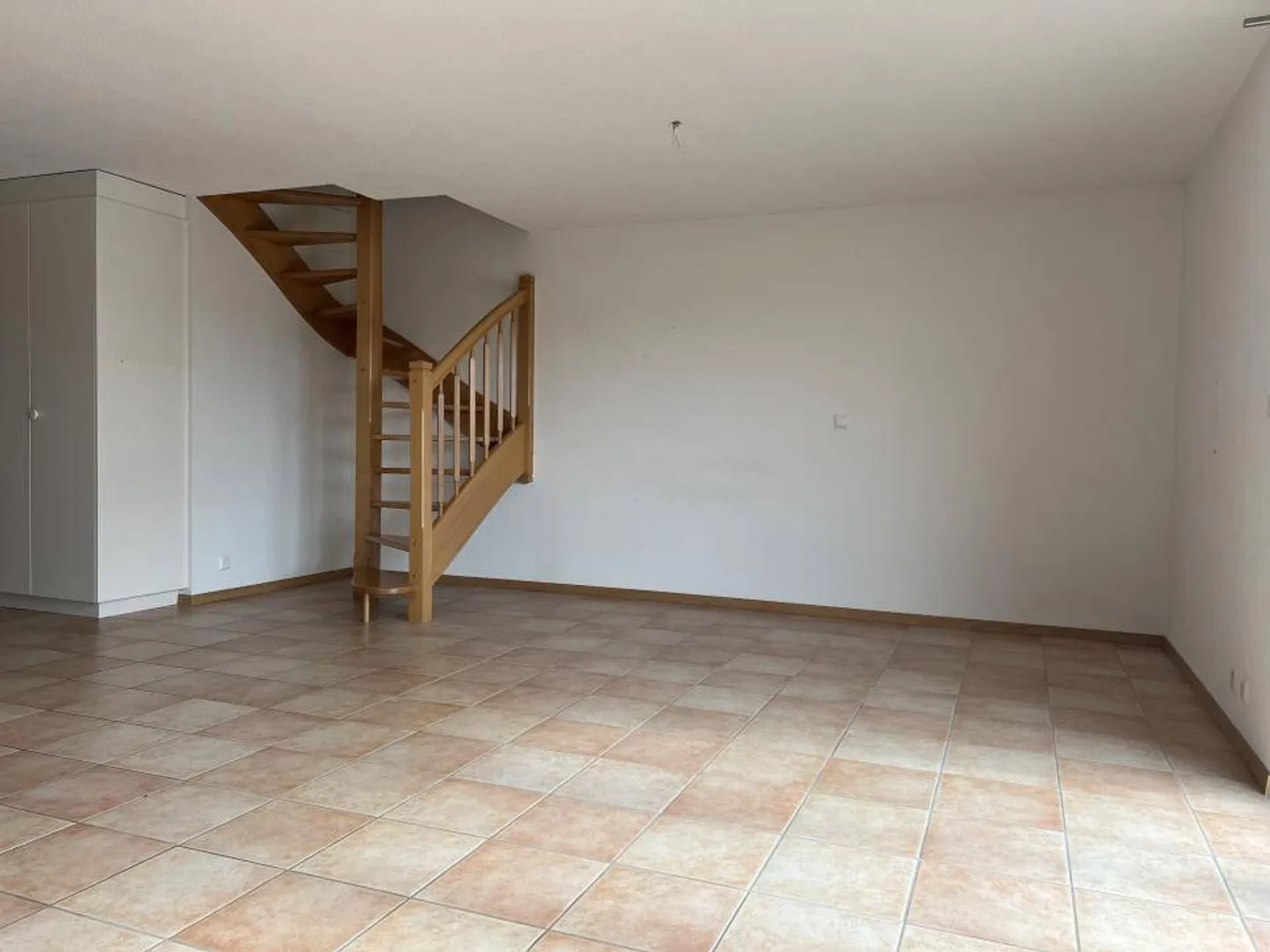 Bellissimo duplex di 6,5 stanze con grande balcone - Foto 4 di 13