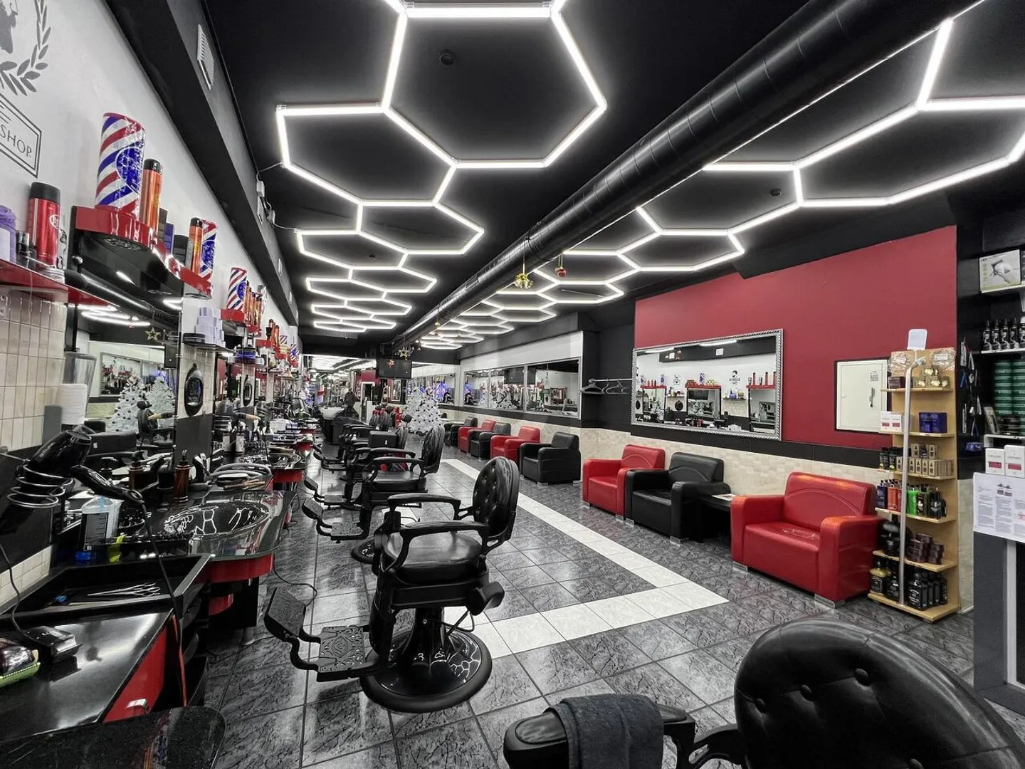 EMPLACEMENT DE CHOIX AU COEUR DE LA VILLE ANCIENNE - Photo 1 sur 3