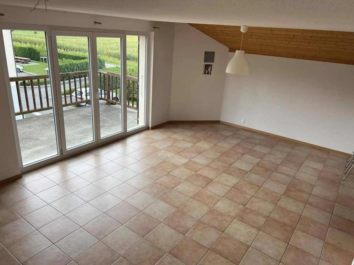 Bellissimo duplex di 6,5 stanze con grande balcone - Foto 3 di 13