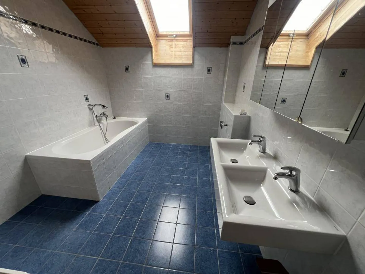 Bellissimo duplex di 6,5 stanze con grande balcone - Foto 7 di 13
