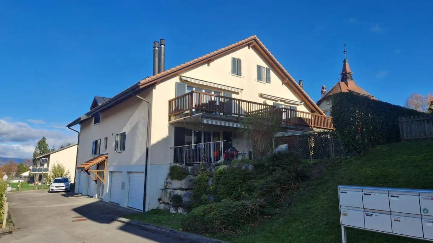 Bellissimo duplex di 6,5 stanze con grande balcone - Foto 1 di 13