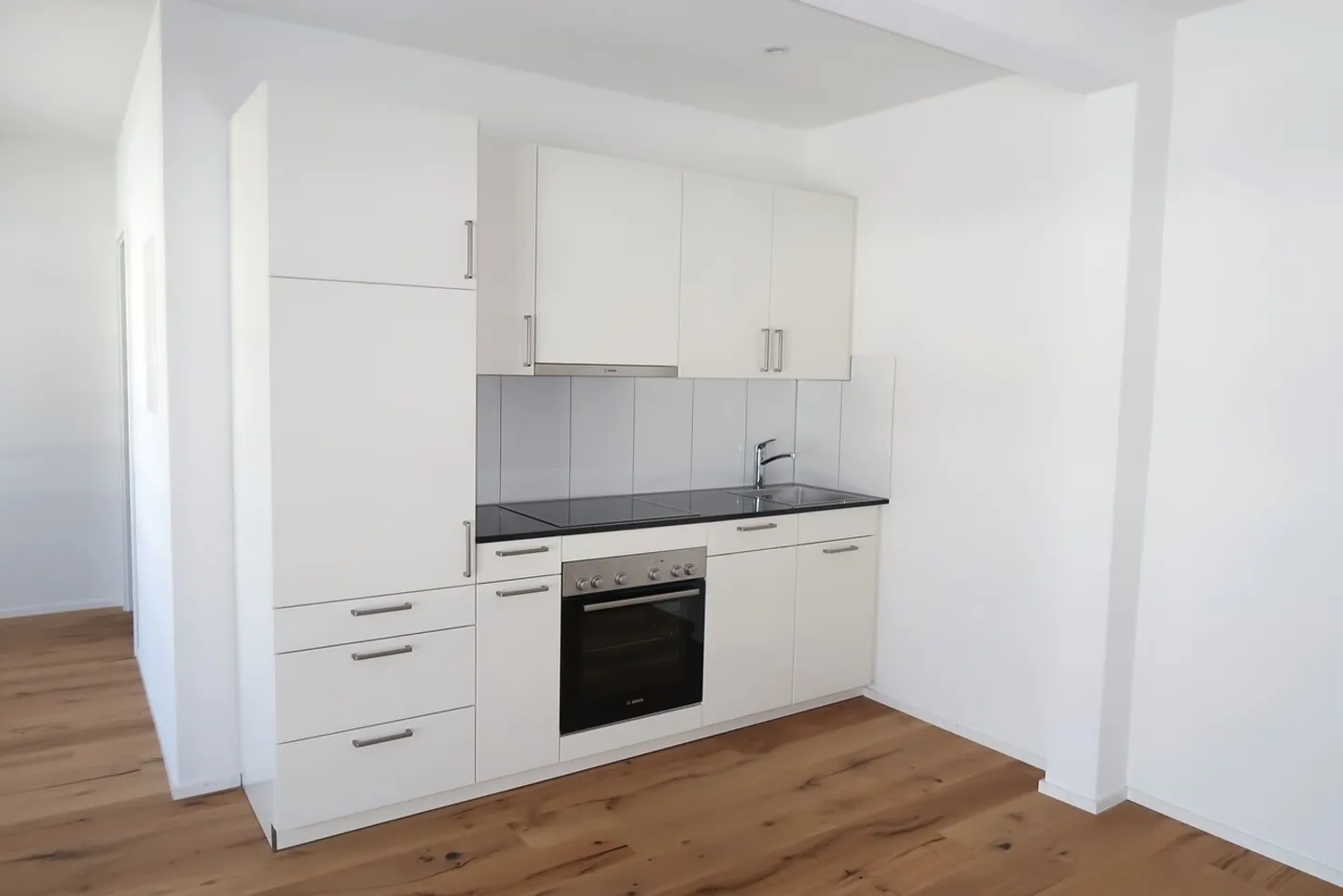 Modern office in a centrally located area - Photo 1 of 3