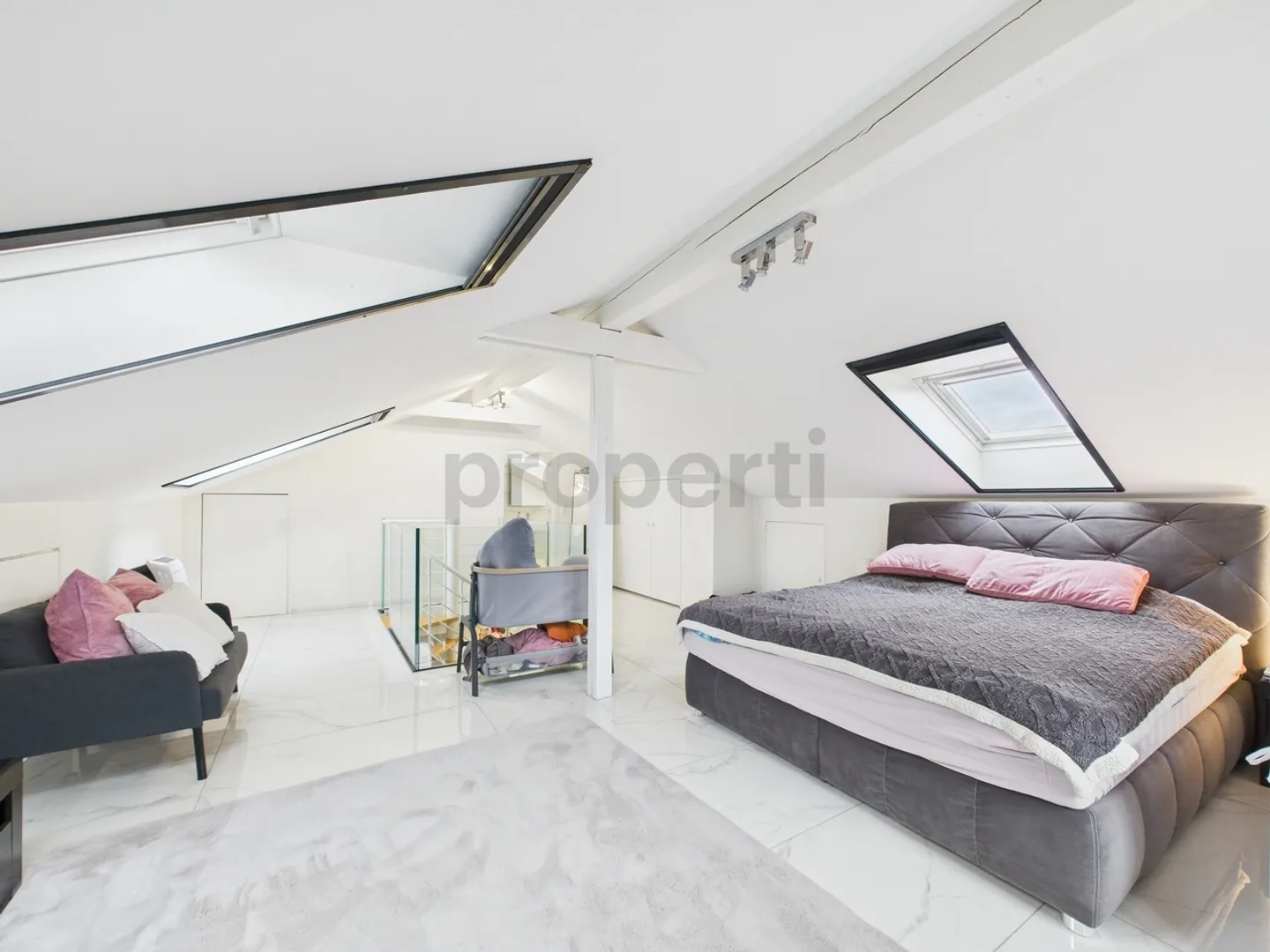 Exclusive 4.5-room maisonette apartment in Wila - Photo 7 of 11