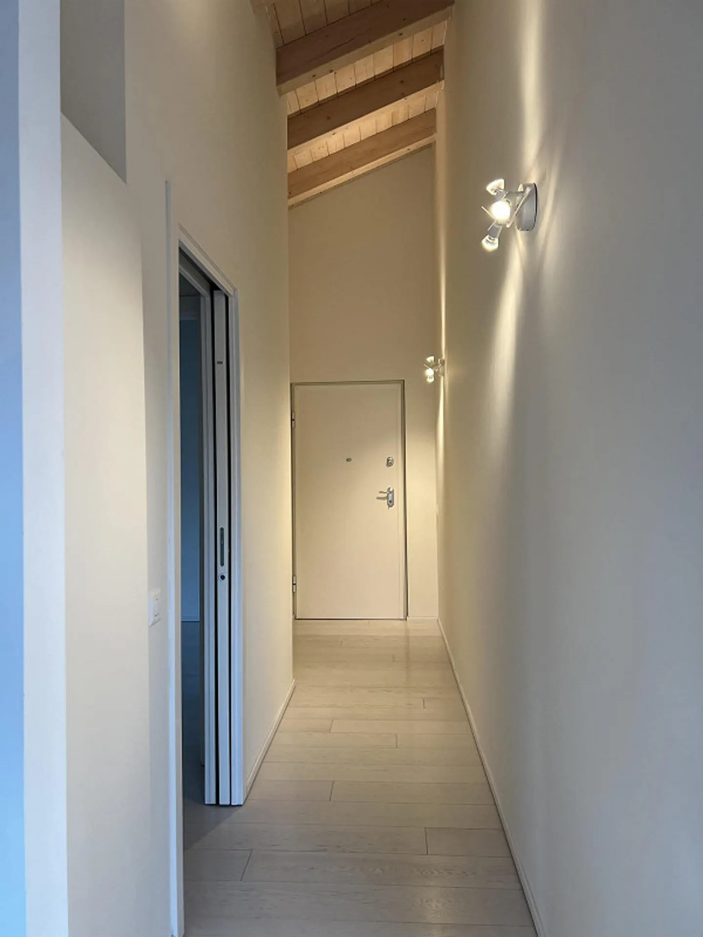 Modern penthouse with a view roof for sale in Cadro - PARKING SPACE - Photo 15 of 15