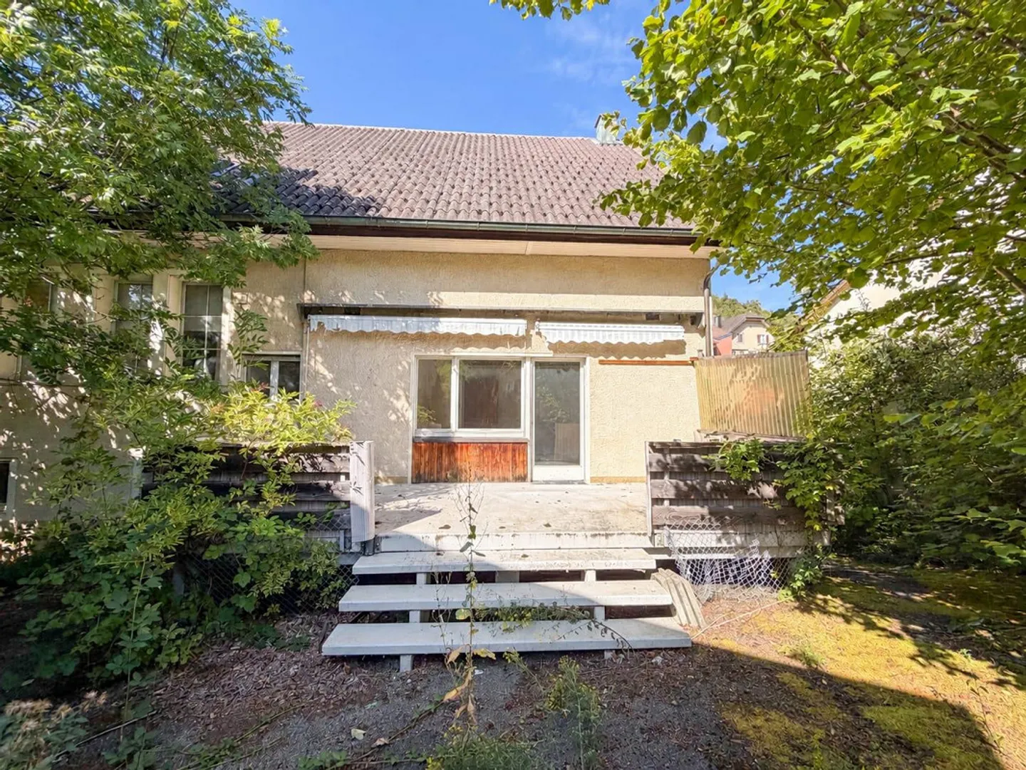 Wohnen und Arbeiten unter einem Dach - 6 Zimmer Einfamilienhaus mit... - Photo 2 of 13