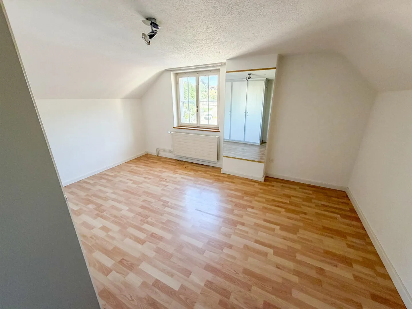 Wohnen und Arbeiten unter einem Dach - 6 Zimmer Einfamilienhaus mit... - Photo 4 of 13
