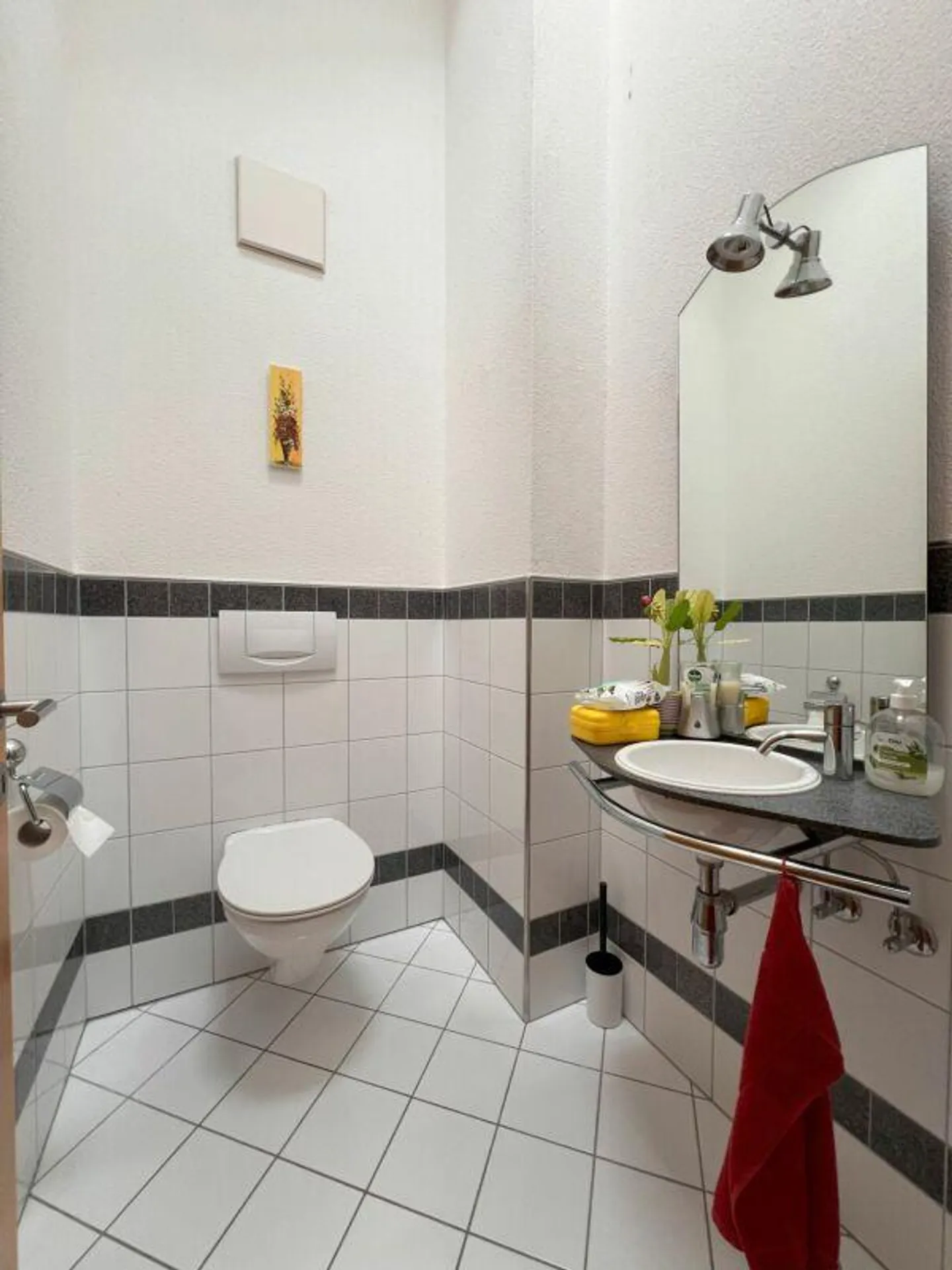 Spacious 3.5 Room Penthouse in the Center of Buchs-Räfis - Photo 7 of 9