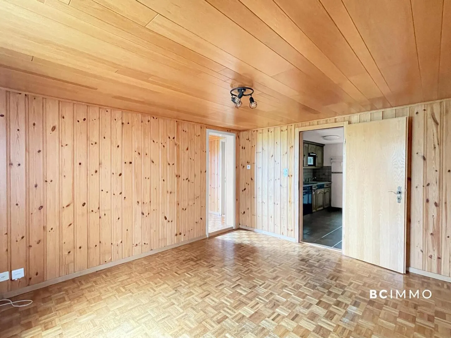 Zu renovierendes Apartment auf der gesamten obersten Etage | Exklusivität BC IMMO - Foto 3 von 5