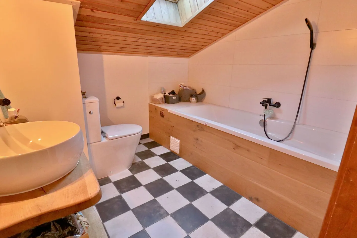 Les Valettes - Bellissima casa indipendente ristrutturata di 7,5 locali con giardino, a - Foto 16 di 17