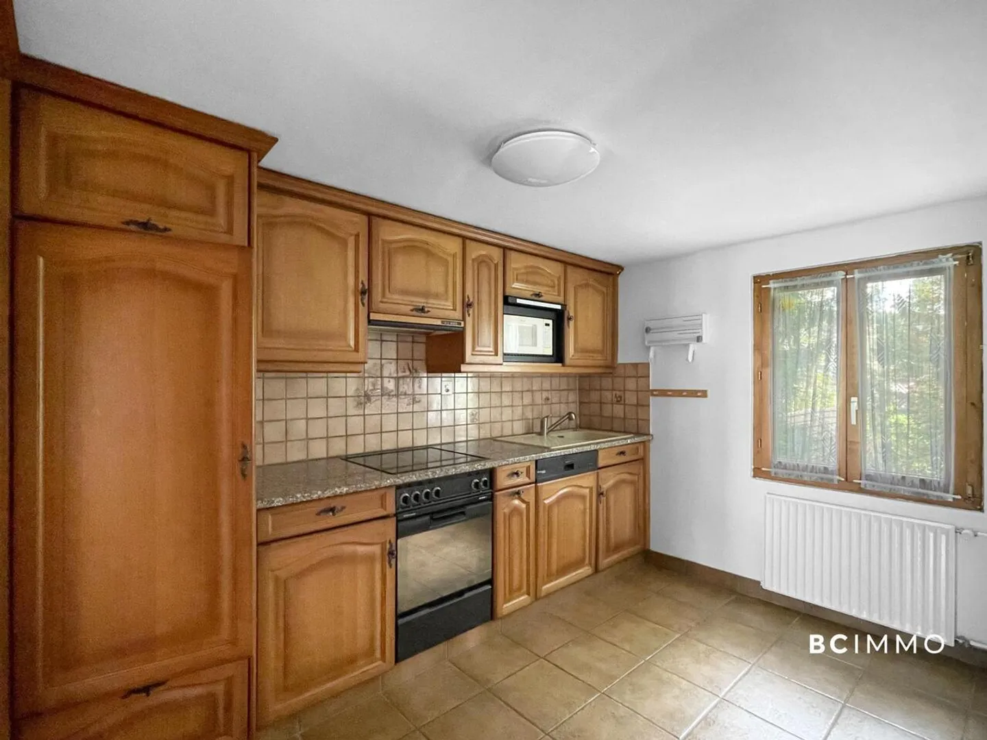 Zu renovierendes Apartment auf der gesamten obersten Etage | Exklusivität BC IMMO - Foto 2 von 5