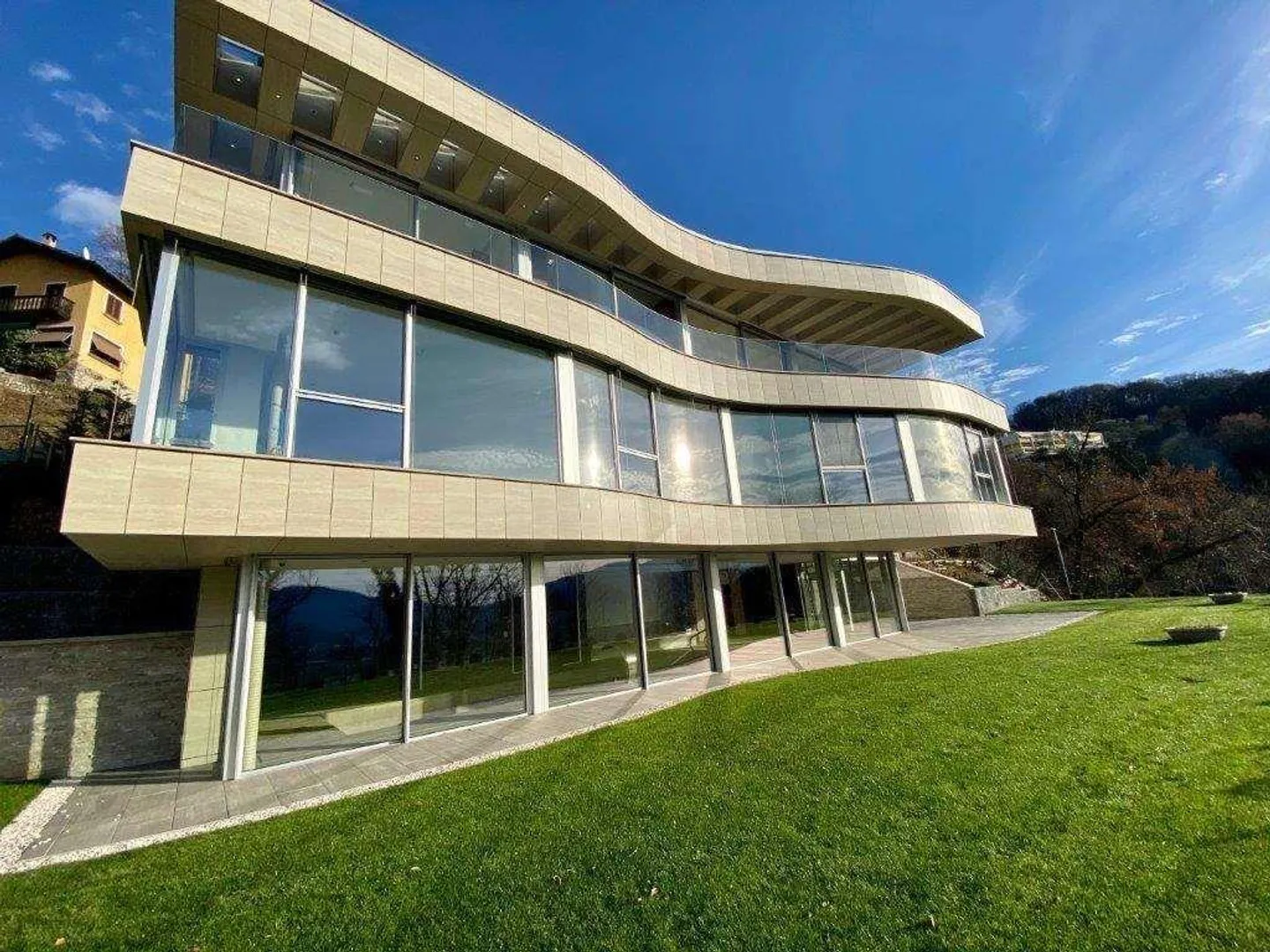 Montagnola: Charmevolle Villa mit SPA und Seeblick - Foto 4 von 4