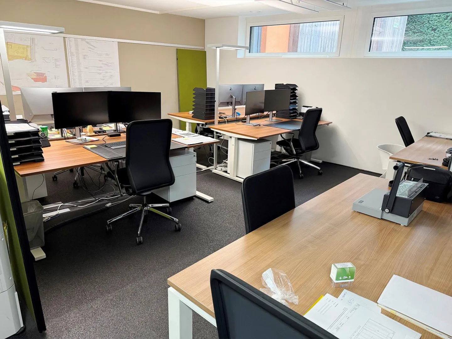 Air-conditioned office premises with parking in a central location - Photo 8 of 13