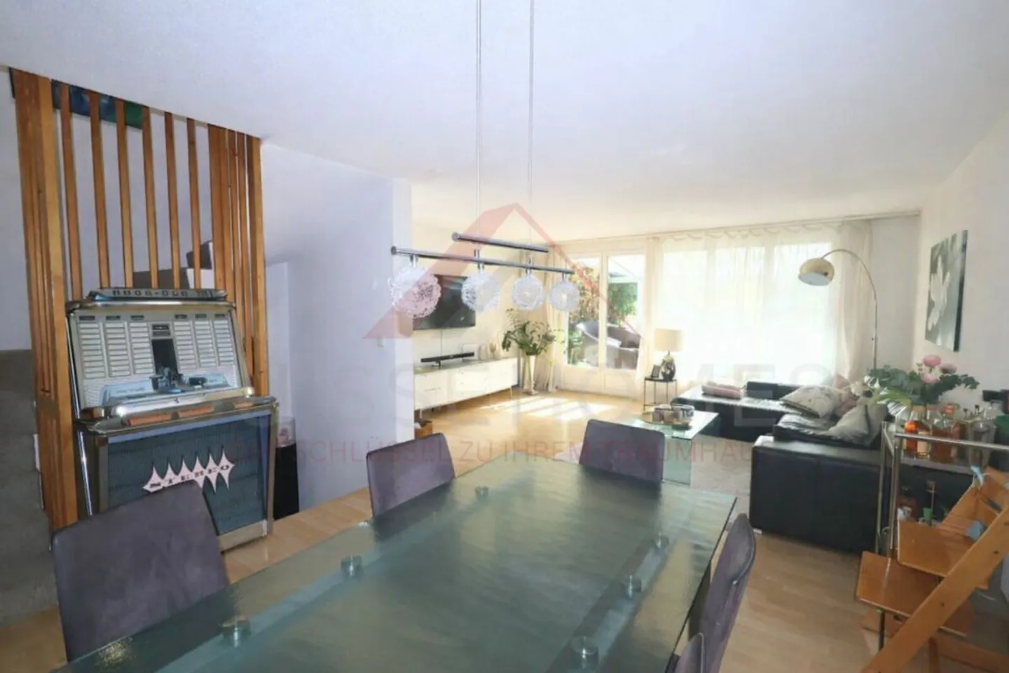 Maison individuelle en rangée de 4,5 pièces bien entretenue avec balcon, vue sur la montagne et garage souterrain à 3613 Steffisburg - Photo 8 sur 21