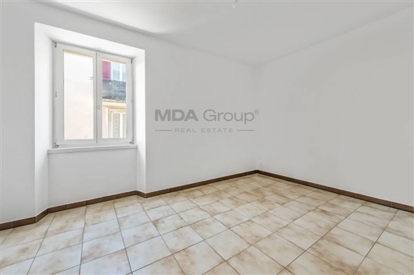 Appartamento di 12 stanze - Foto 6 di 17