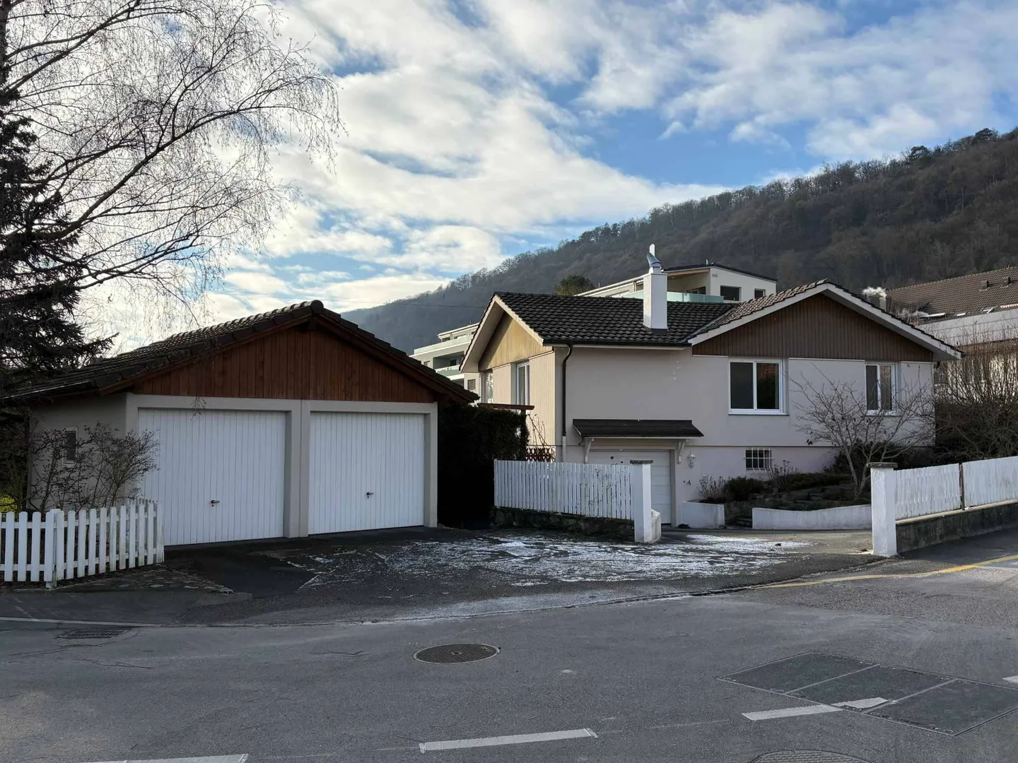Villa familiale avec piscine et espaces extérieurs - Photo 9 sur 10