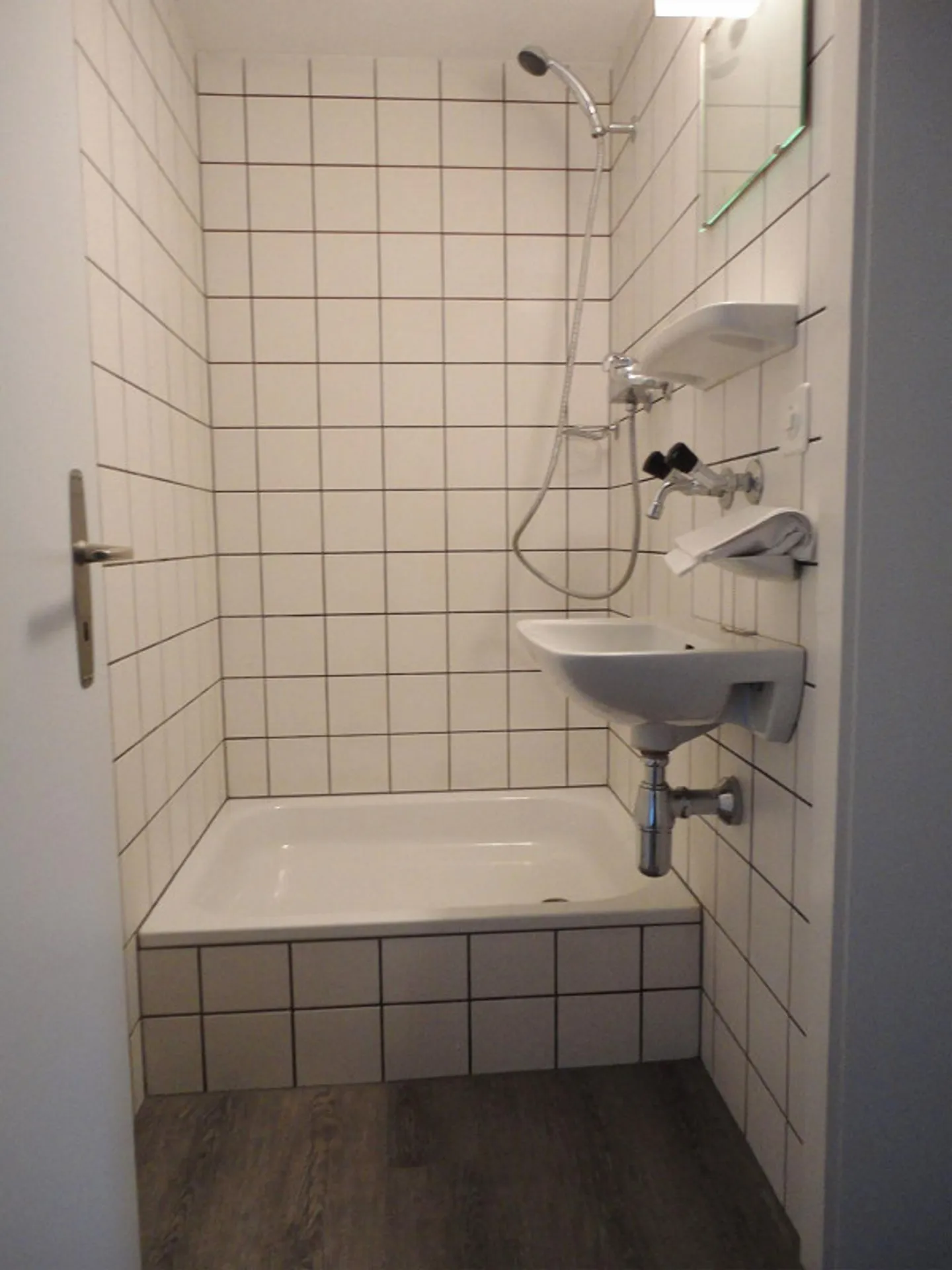 Cozy 2-Room Attic Apartment - Photo 6 of 7