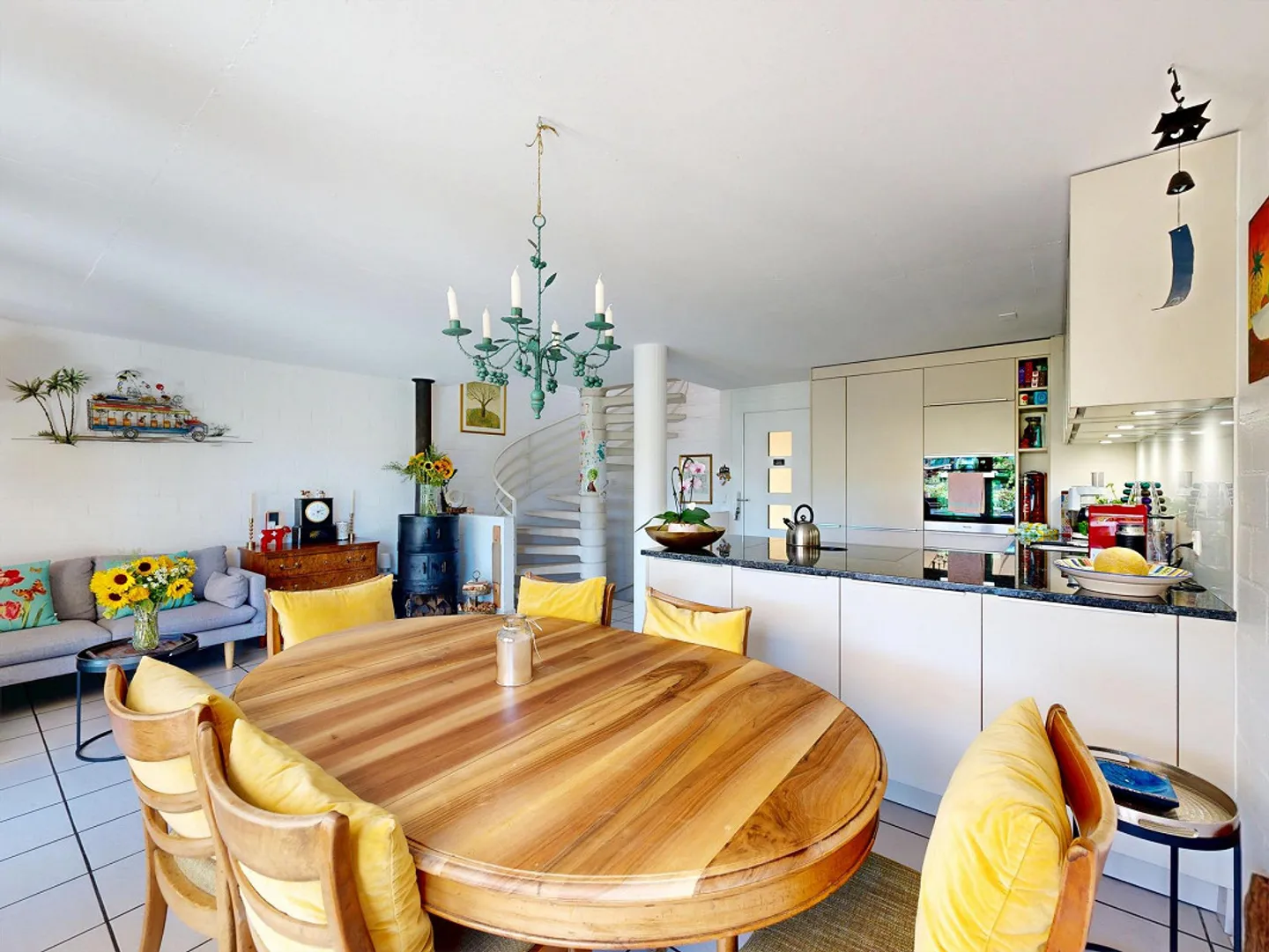 6.5-Zimmer-Doppelhaus mit Autoeinstellplatz - Foto 5 von 18