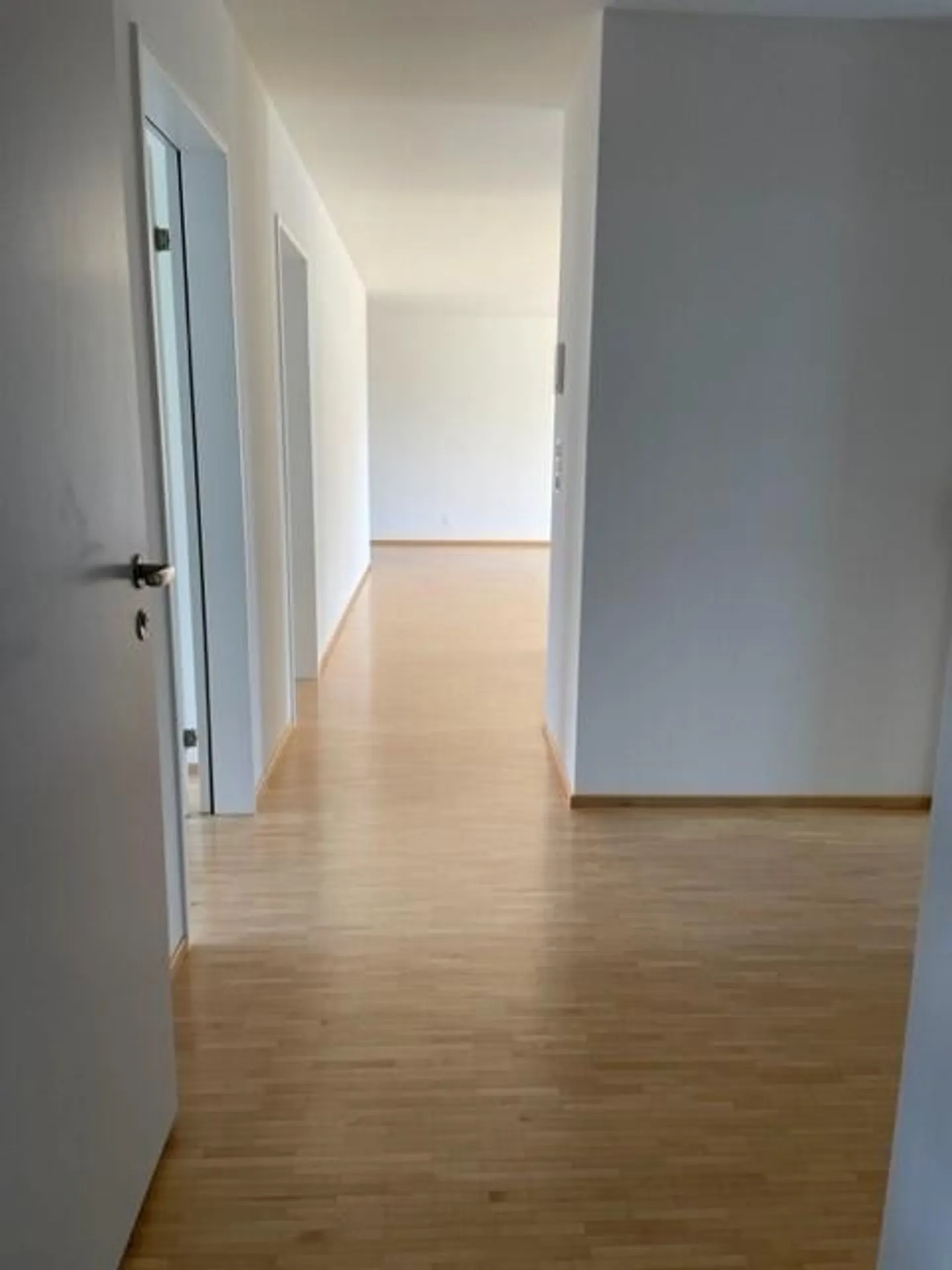 Moderne Wohnung mit 2 Nasszellen sucht neue Mieterschaft ... - Foto 7 von 11