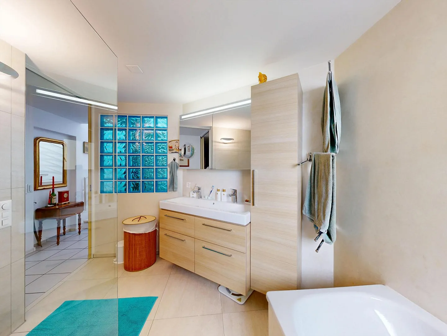 6.5-Zimmer-Doppelhaus mit Autoeinstellplatz - Foto 8 von 18