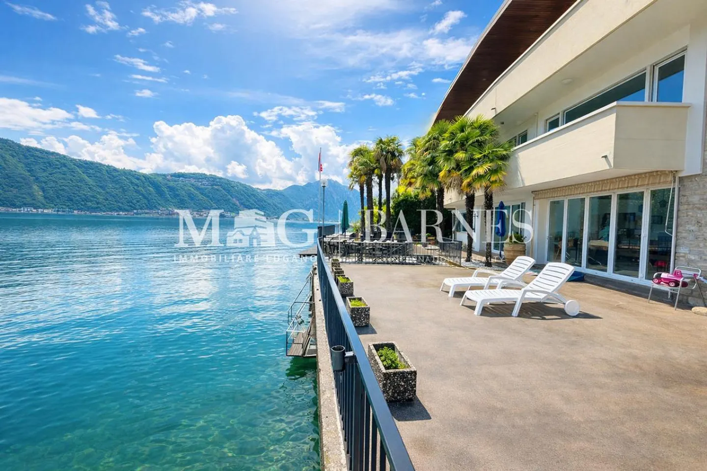 Lugano : Villa pieds-dans-l’eau vue sur le lac avec darsene | 2ème résidence - Photo 6 sur 16