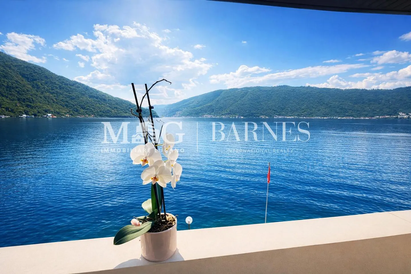 Lugano : Villa pieds-dans-l’eau vue sur le lac avec darsene | 2ème résidence - Photo 14 sur 16