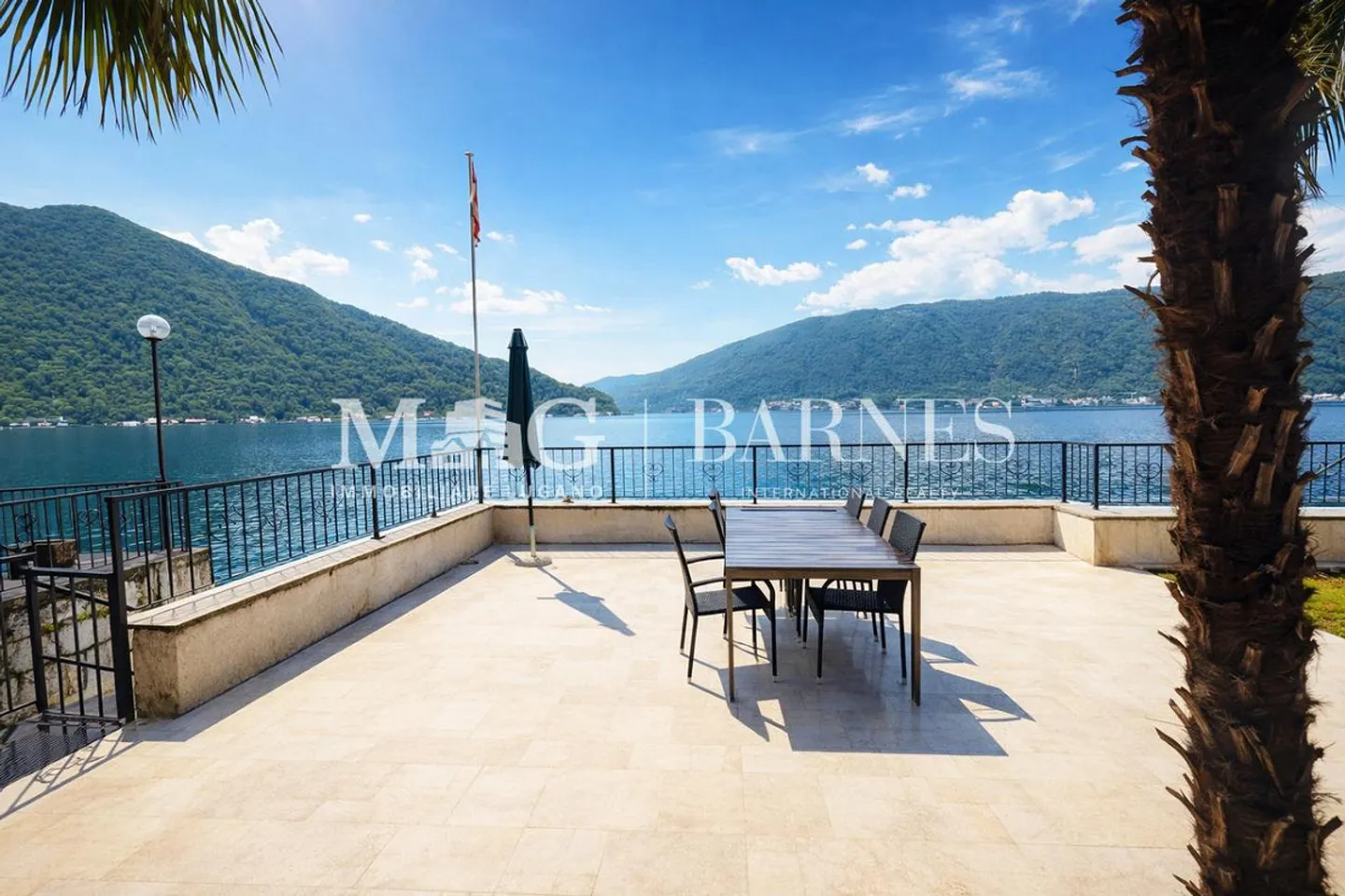 Lugano : Villa pieds-dans-l’eau vue sur le lac avec darsene | 2ème résidence - Photo 15 sur 16
