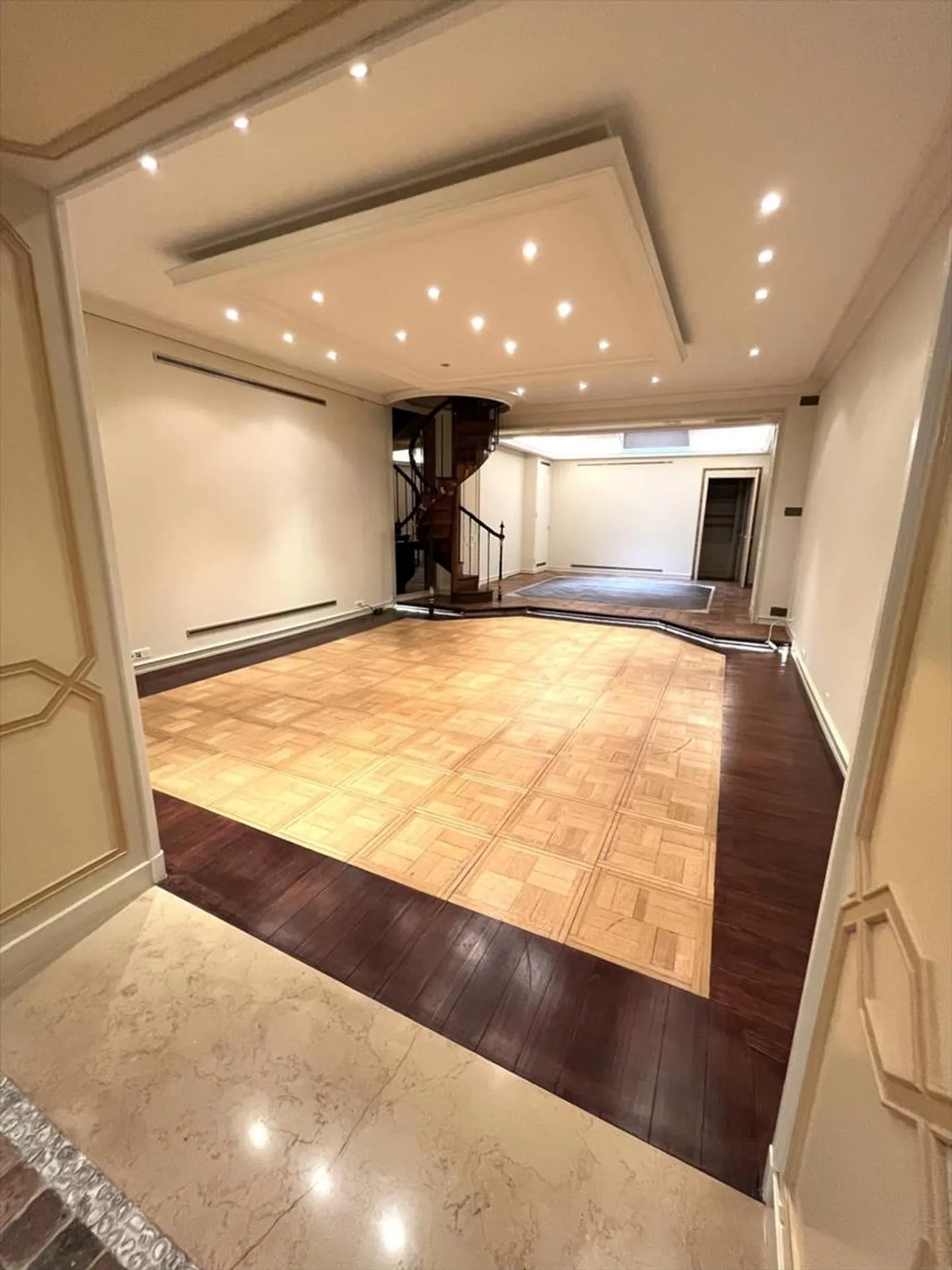 Città Vecchia - superba arcade di 200m2 distribuita su 2 livelli - Foto 4 di 10