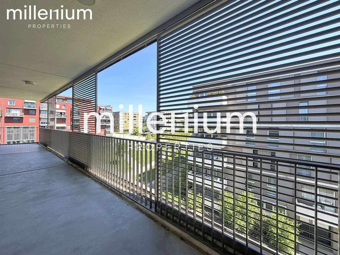 Apartment with 4 rooms, large balcony and modern amenities in Meyrin - Photo 4 of 11