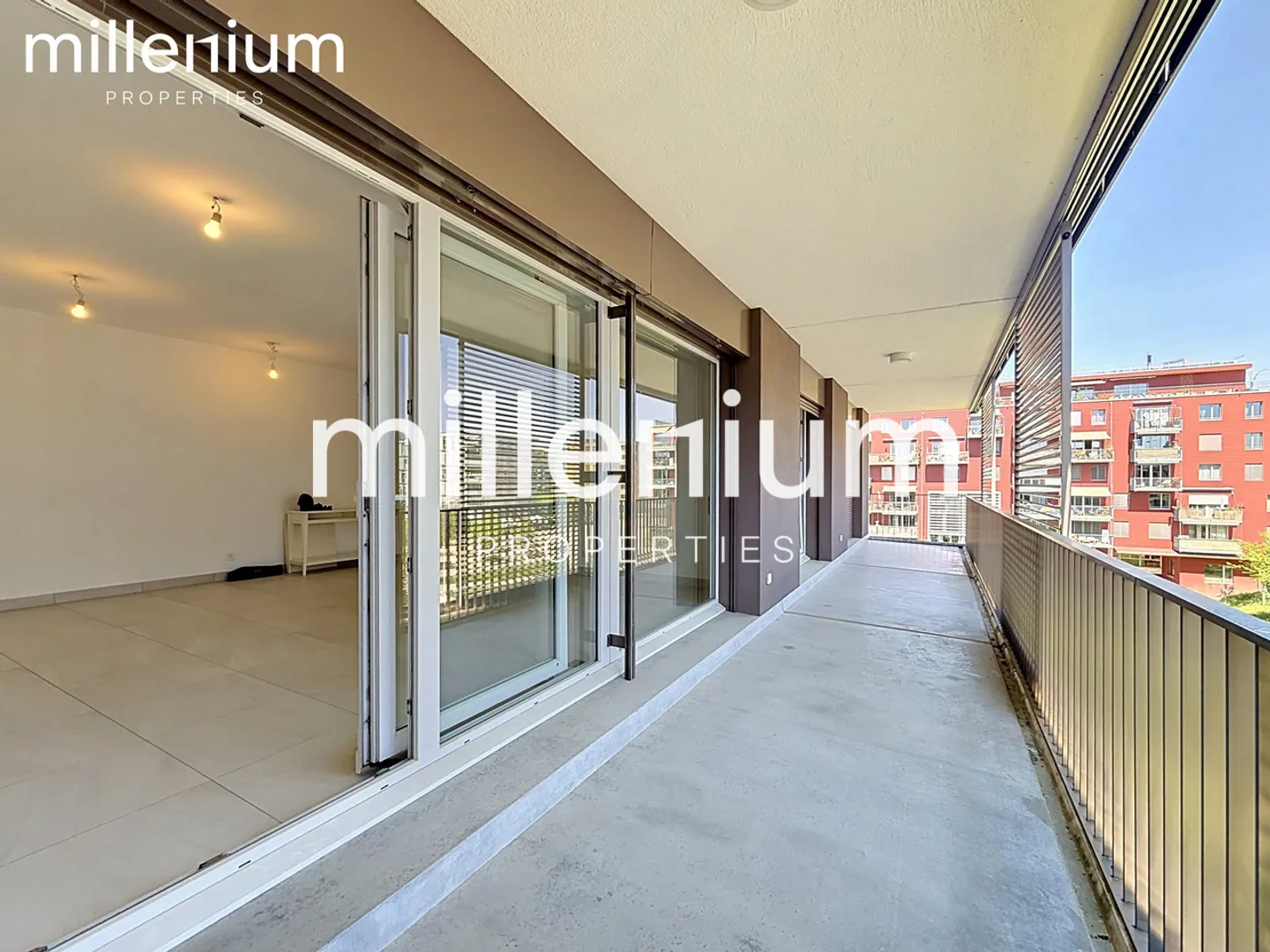 Apartment with 4 rooms, large balcony and modern amenities in Meyrin - Photo 5 of 11