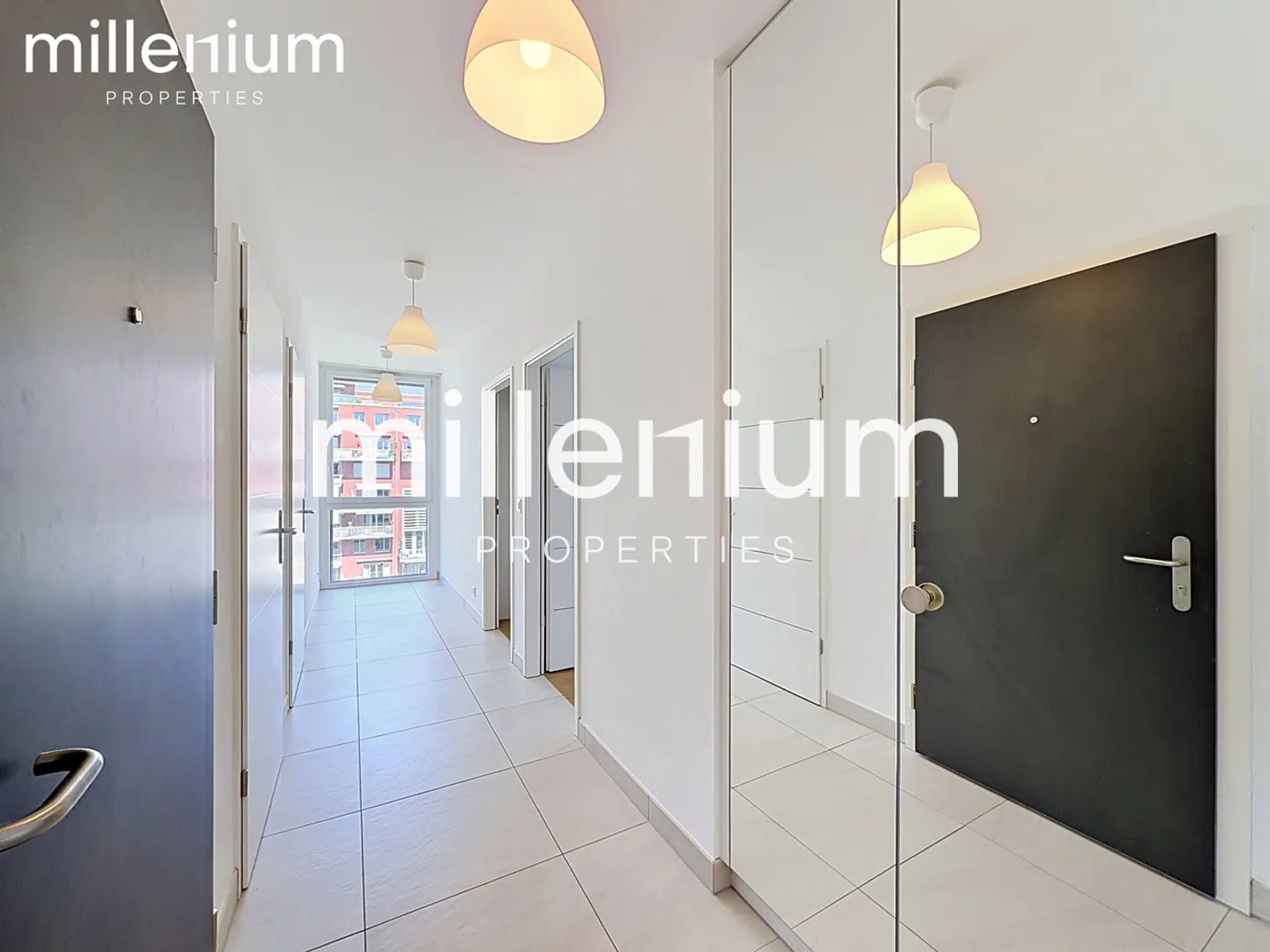 Apartment with 4 rooms, large balcony and modern amenities in Meyrin - Photo 6 of 11