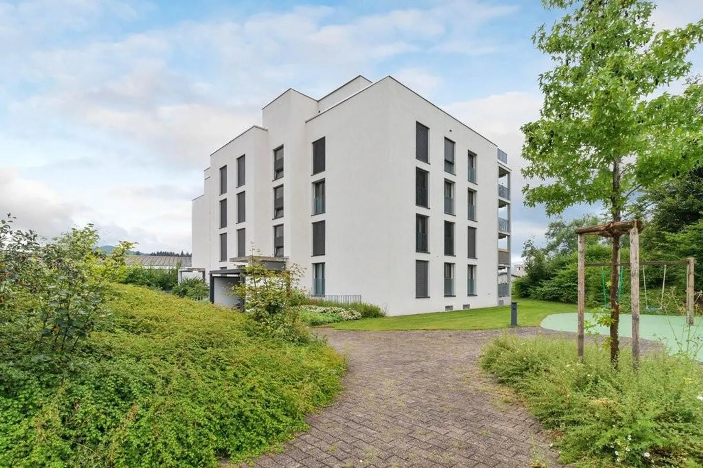 Traumhafte Aussichten von Ihrer grossen Terrasse! - Foto 2 von 11