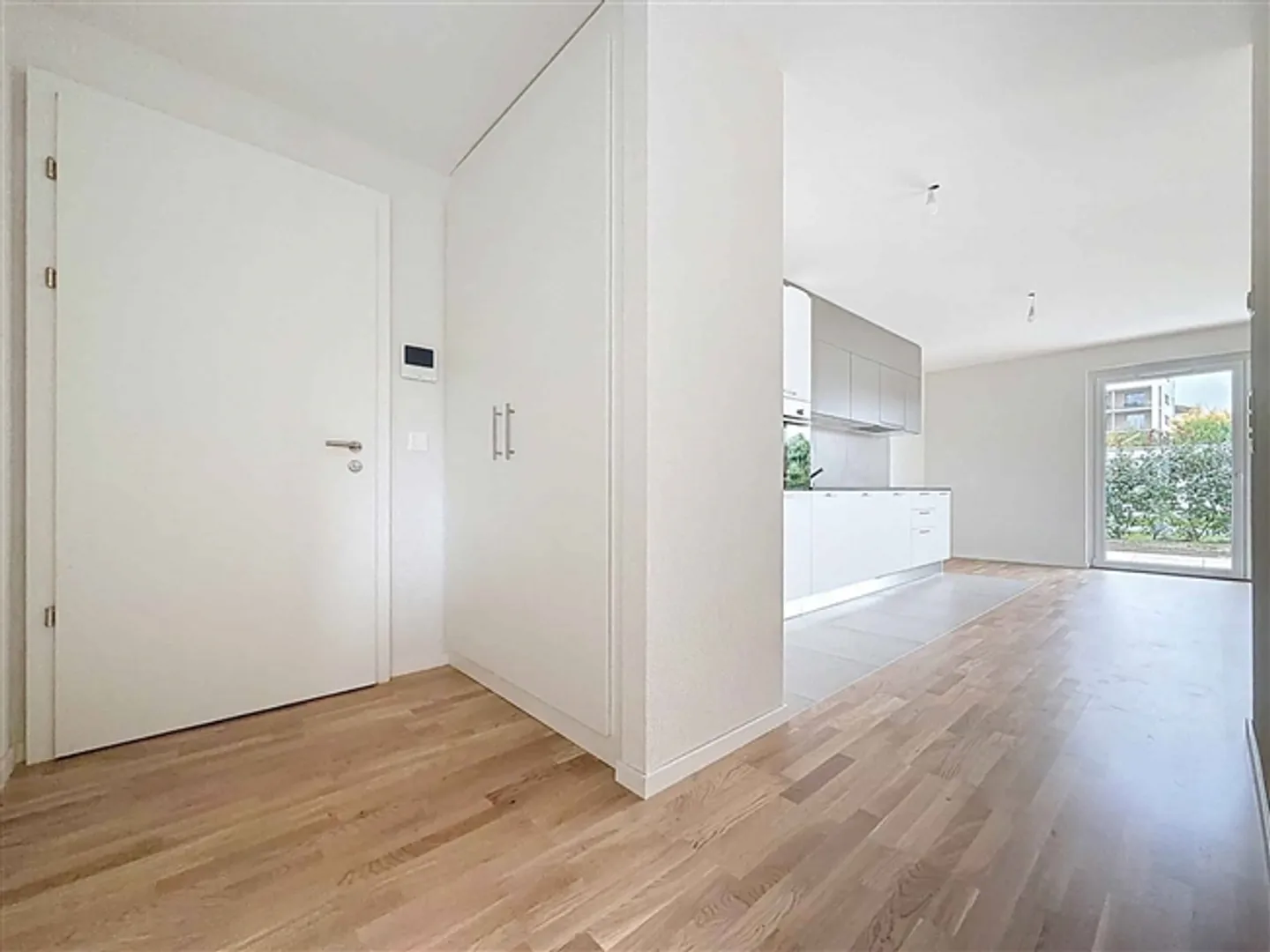 Nouvel appartement de 3,5 pièces avec terrasse et jardin - Photo 7 sur 13