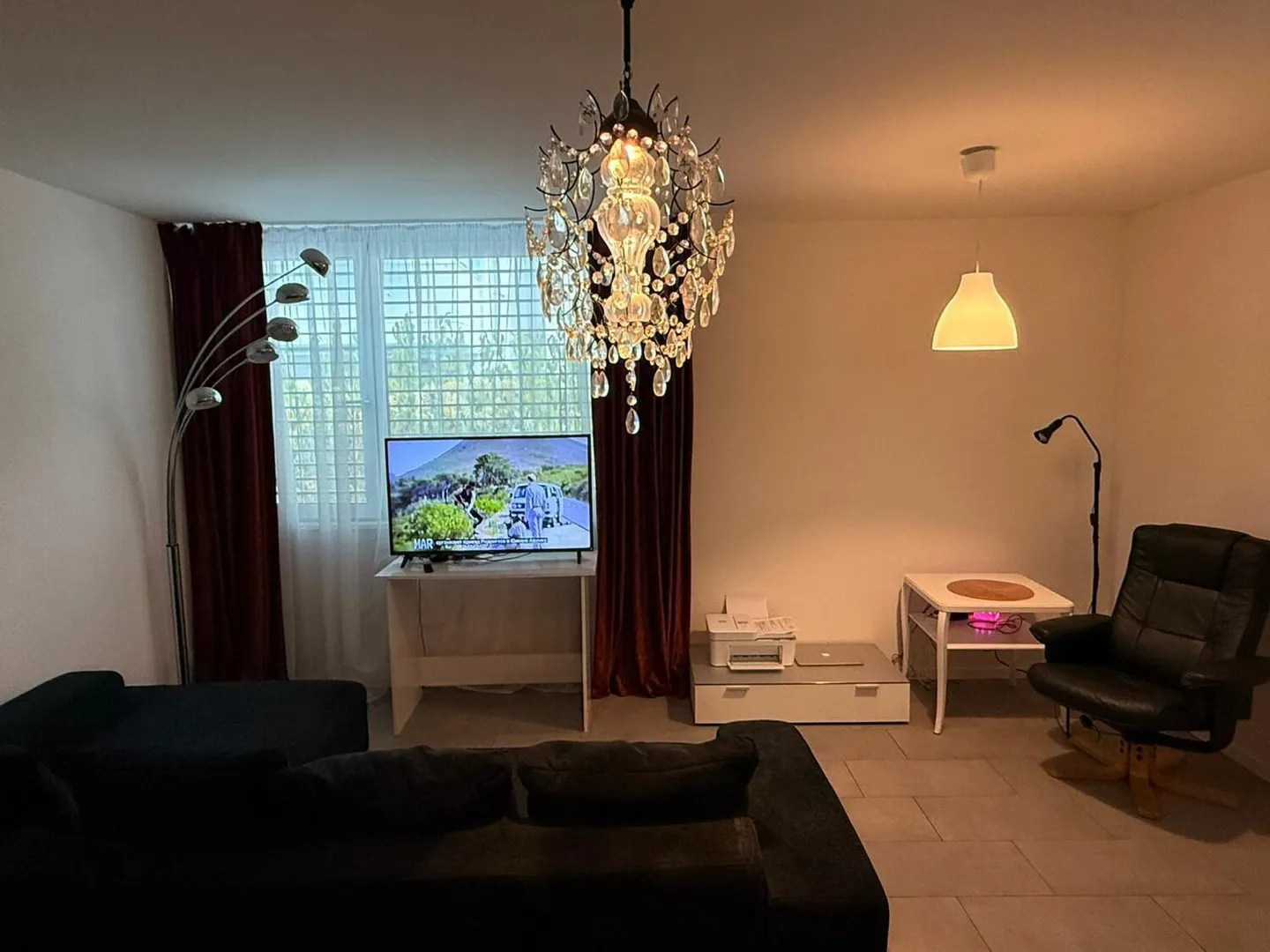 APPARTEMENT 2½ PIÈCES À ZURICH - DISTRICT 11 OERLIKON, MEUBLÉ, TEMPORAIRE - Photo 2 sur 10