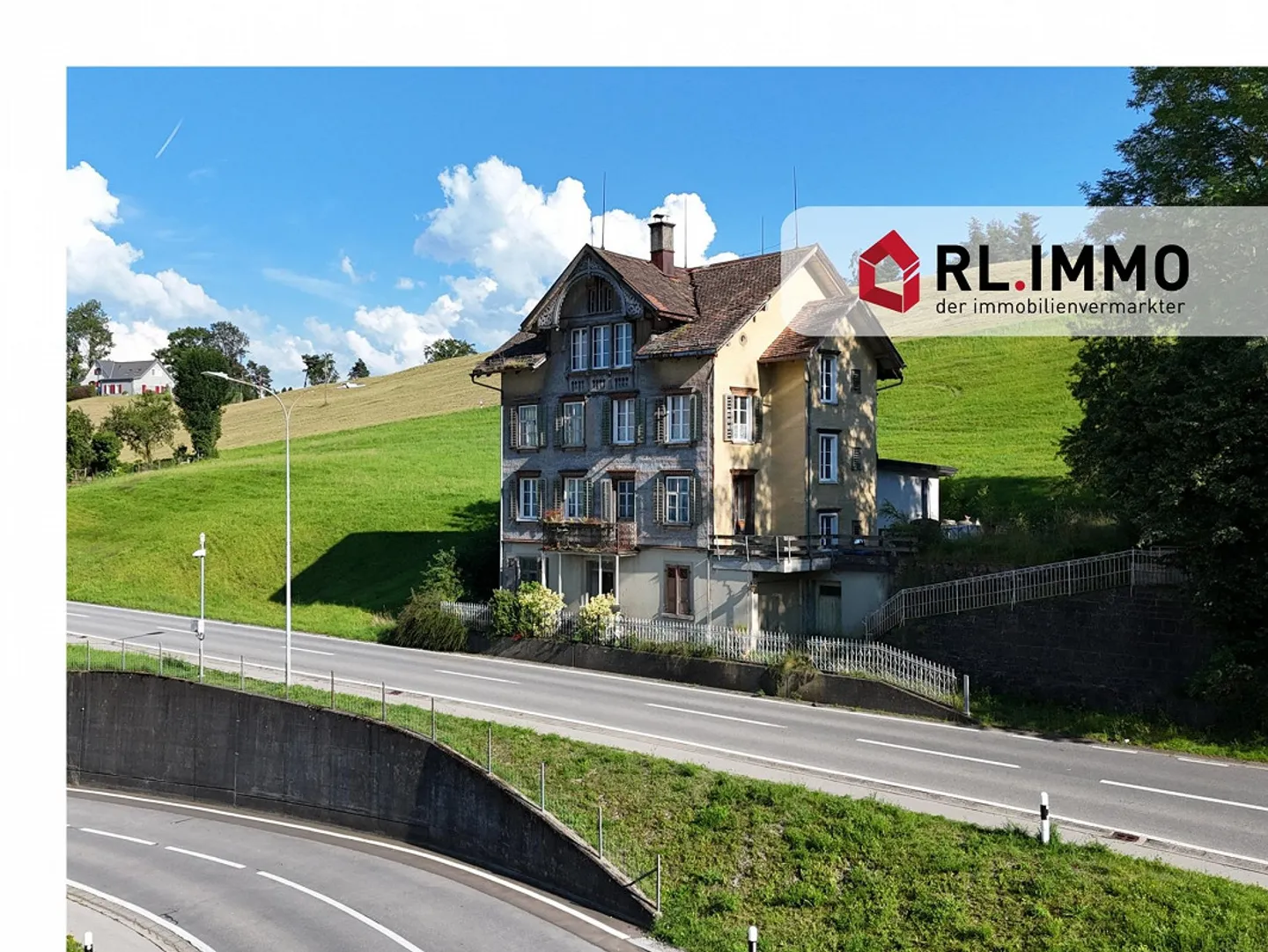 Maison individuelle avec projet d'extension approuvé à Walzenhausen - Photo 1 sur 11