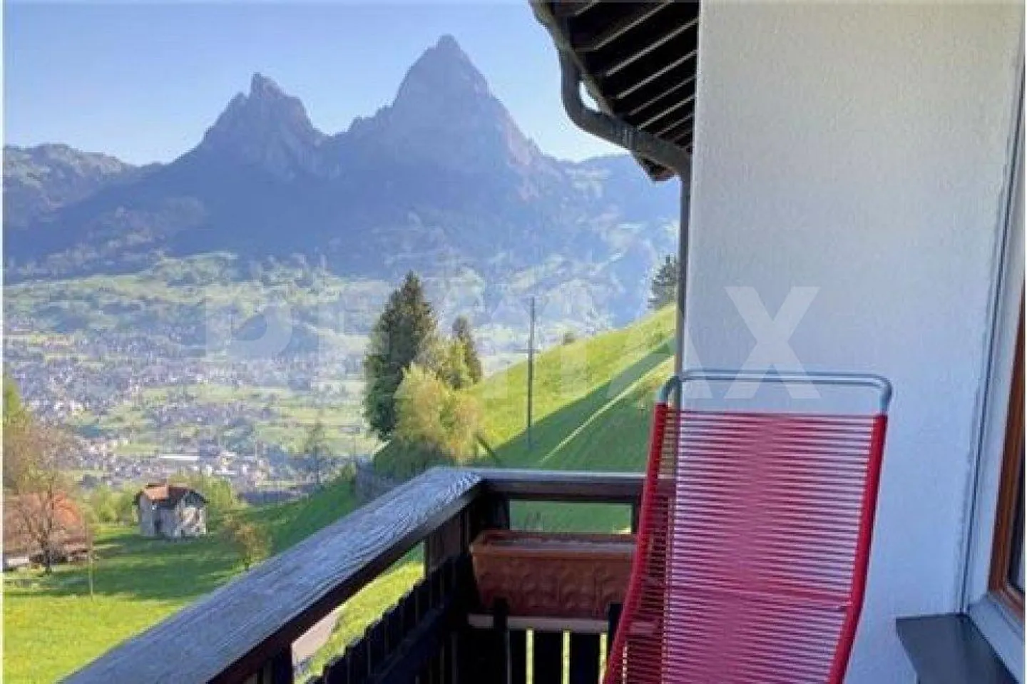 Appartamento in affitto di 3,5 stanze con vista e stufa in maiolica accogliente - Foto 10 di 13
