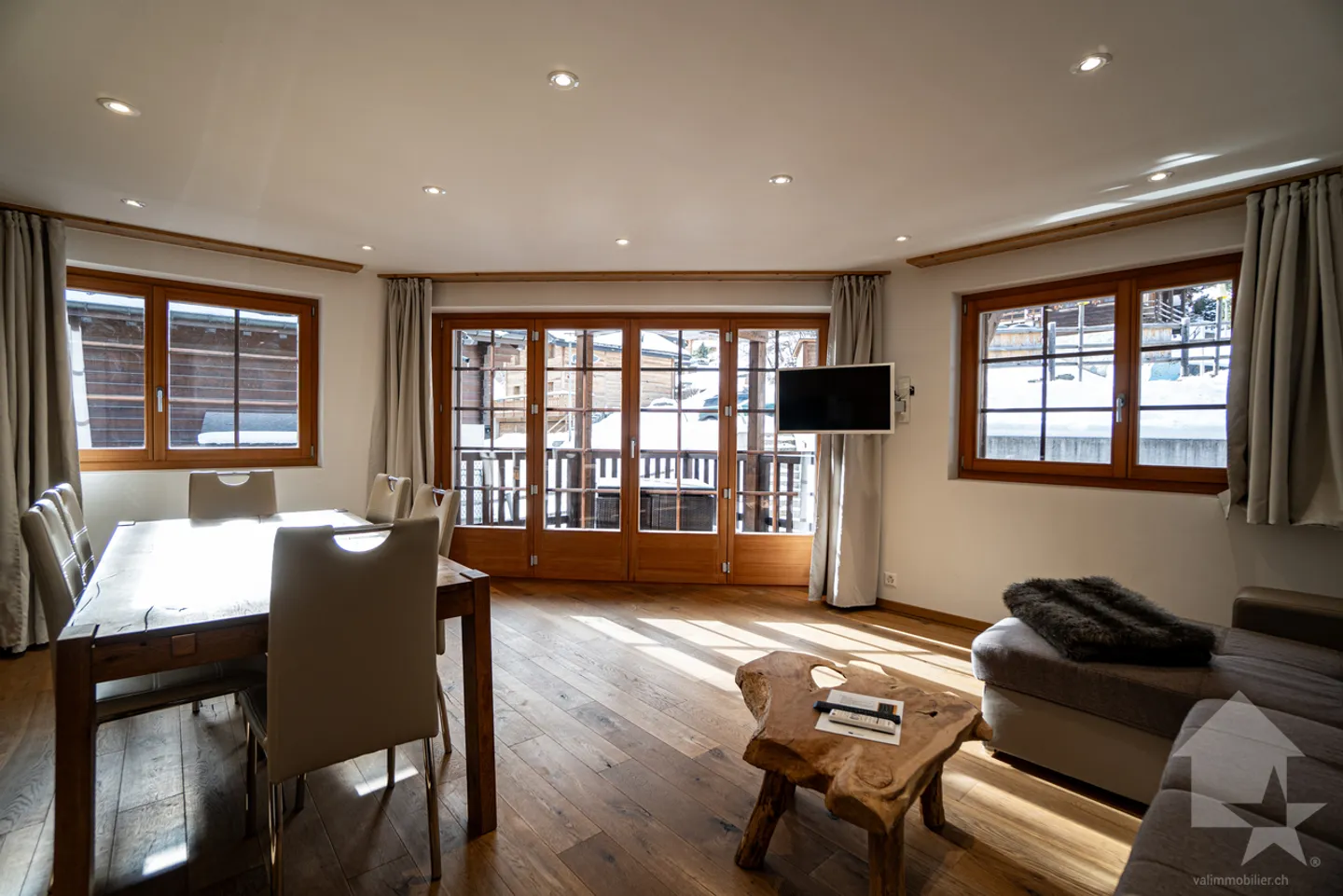 Charming apartment in the village center - Photo 4 of 17