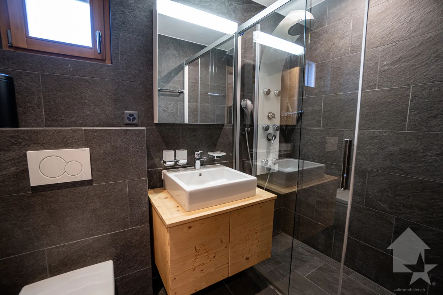 Charming apartment in the village center - Photo 9 of 17