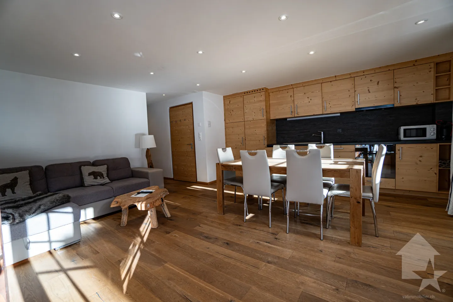 Charming apartment in the village center - Photo 6 of 17