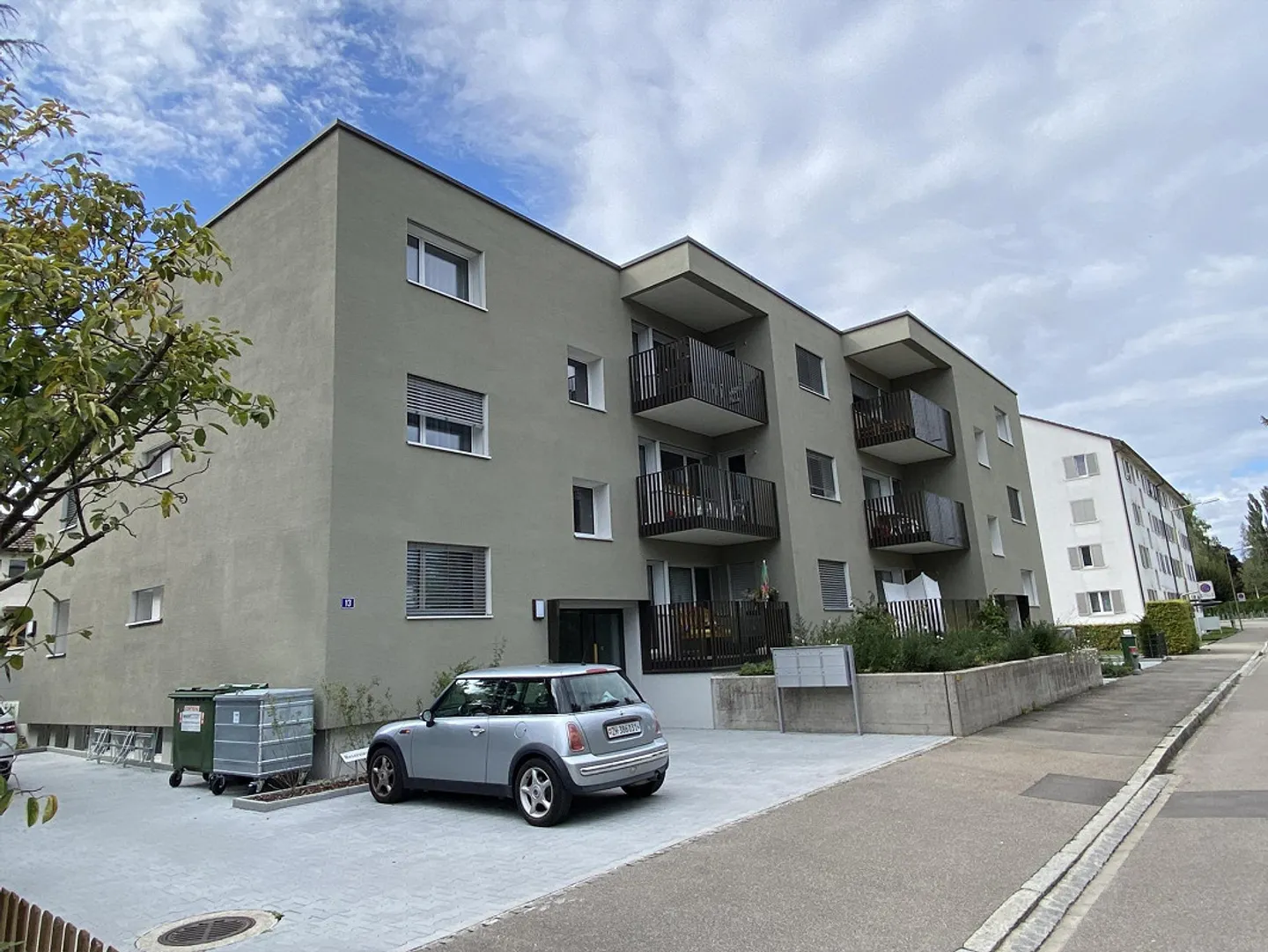 Moderne 2.5-Zimmerwohnung - Foto 1 von 8