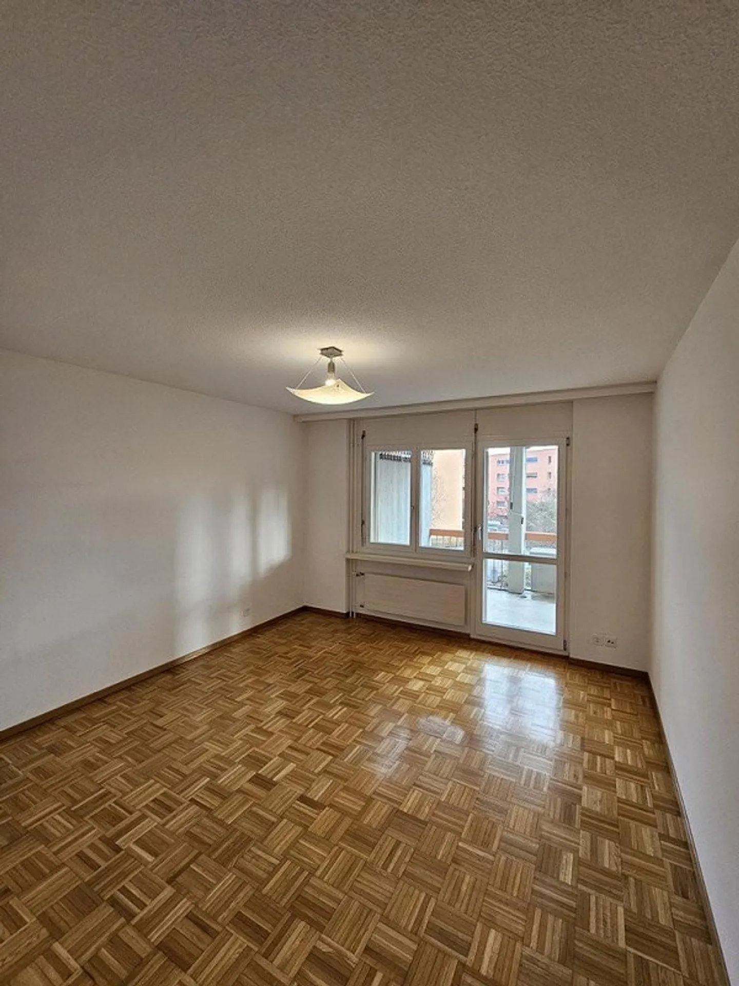 Appartamento ristrutturato al confine tra Affoltern/Oerlikon - Foto 4 di 7