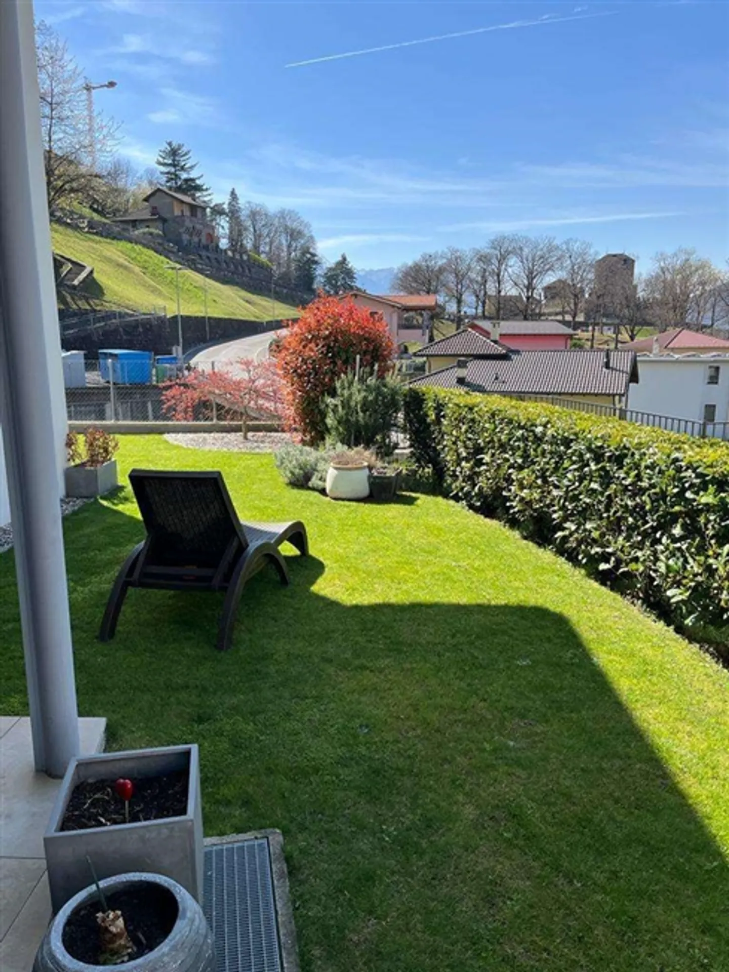 Grand et lumineux appartement avec jardin - Photo 3 sur 10