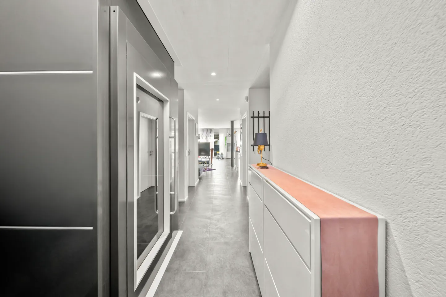 Spacious detached house with many possibilities in Möhlin - Photo 3 of 15