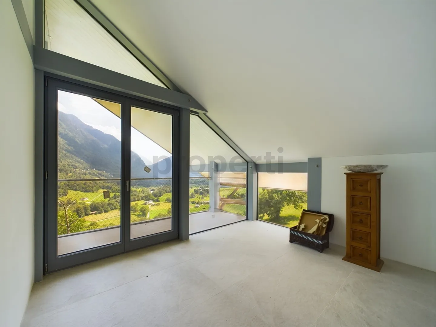 Modern villa with panoramic view in Acquarossa - Val Blenio - Photo 9 of 13