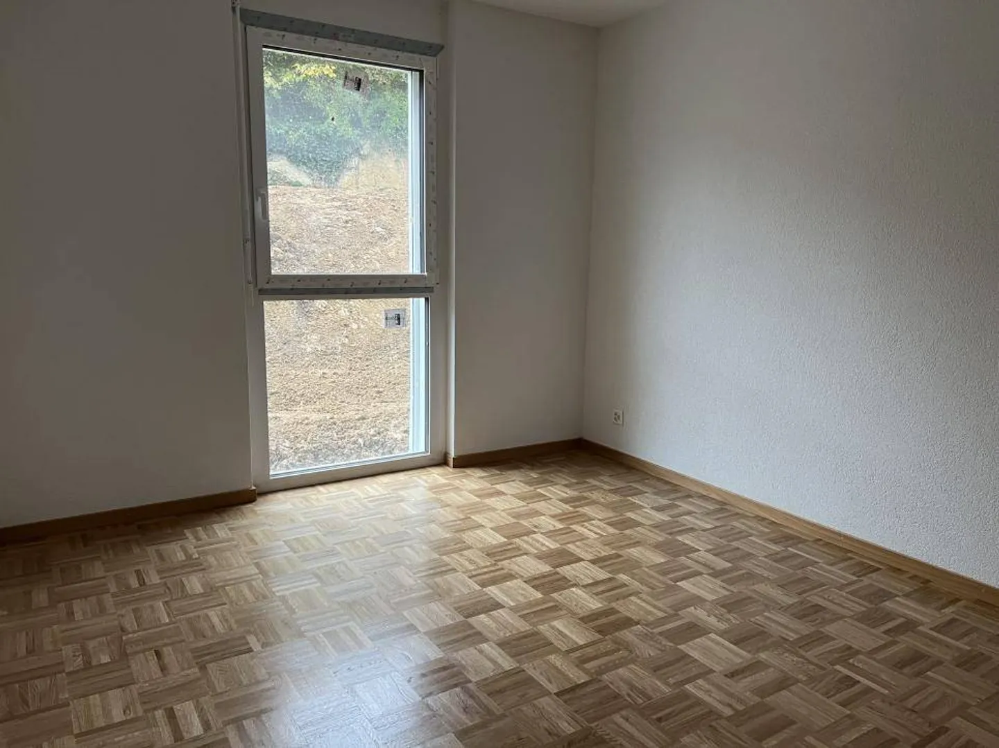 Magnifique appartement neuf de 4½ au rez supérieur avec balcon et vue dégagée - Photo 5 sur 12