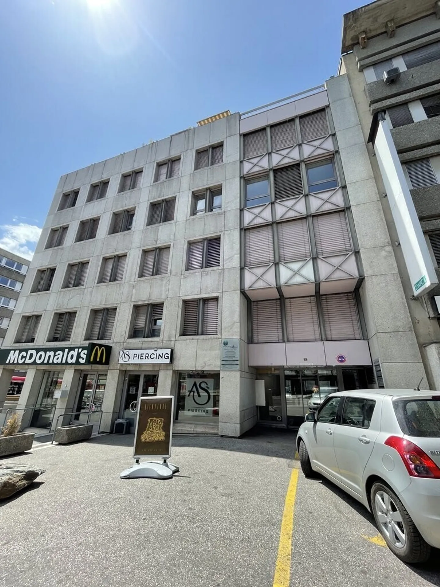 Parkplatz neben dem Bahnhof - Foto 1 von 1