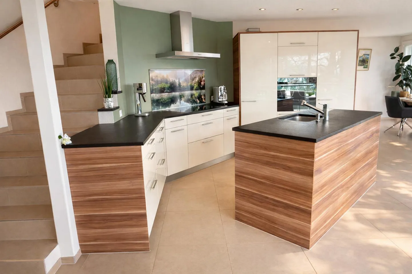 Exklusives 6.5-Zimmer-Haus mit Aussicht - Foto 2 von 16