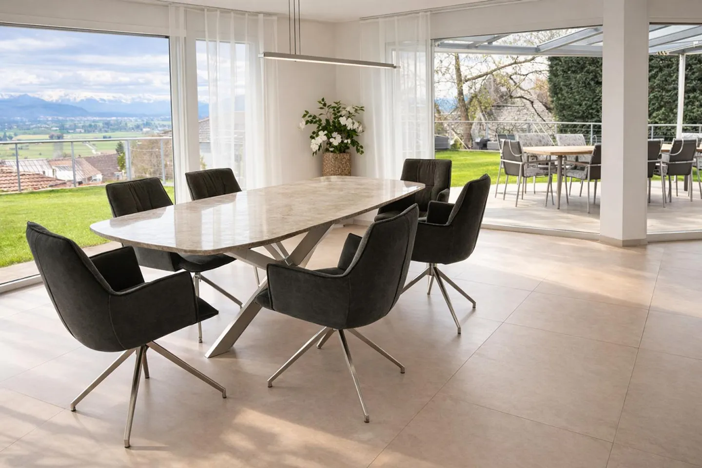 Exklusives 6.5-Zimmer-Haus mit Aussicht - Foto 4 von 16