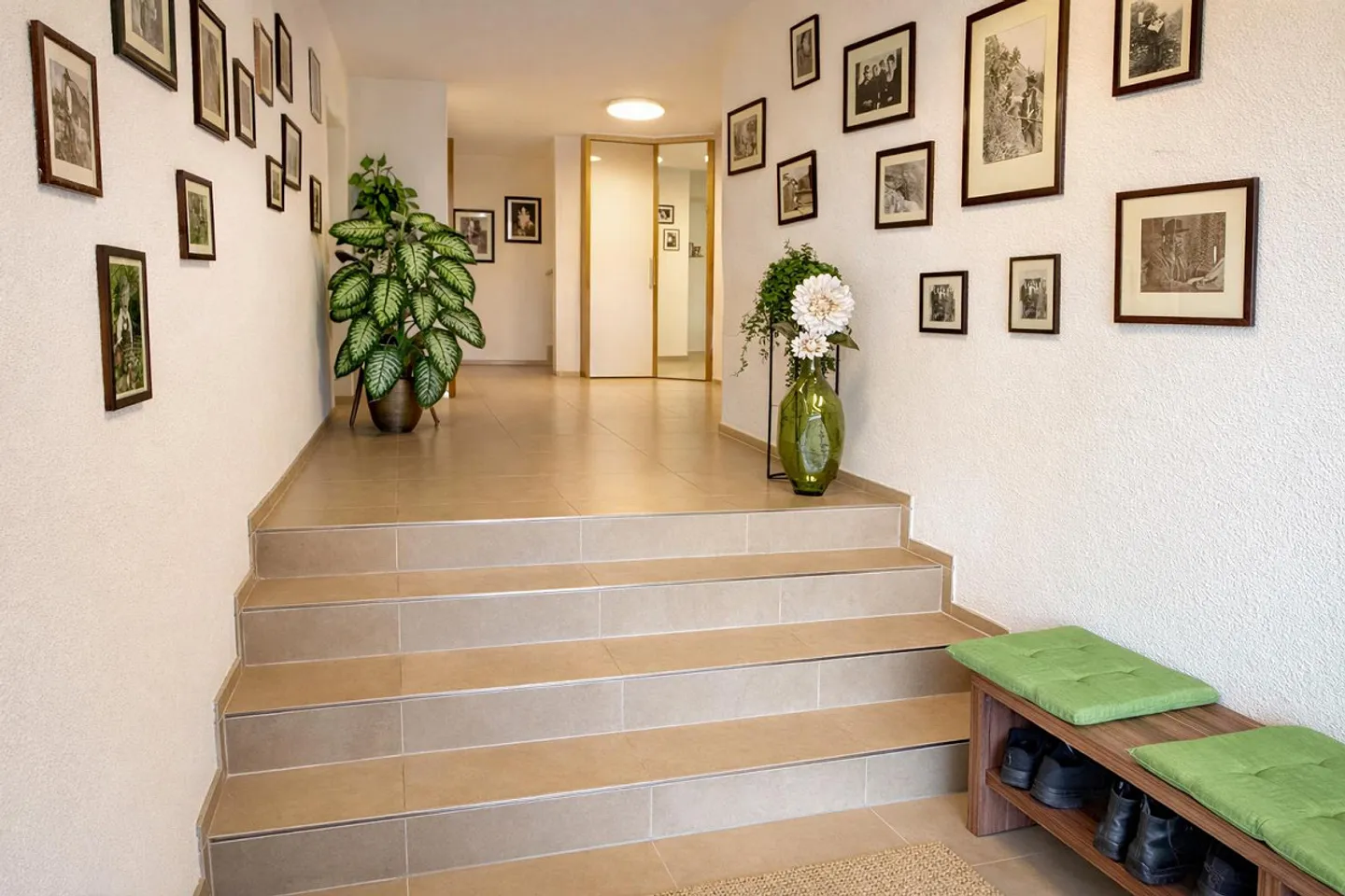 Exklusives 6.5-Zimmer-Haus mit Aussicht - Foto 13 von 16