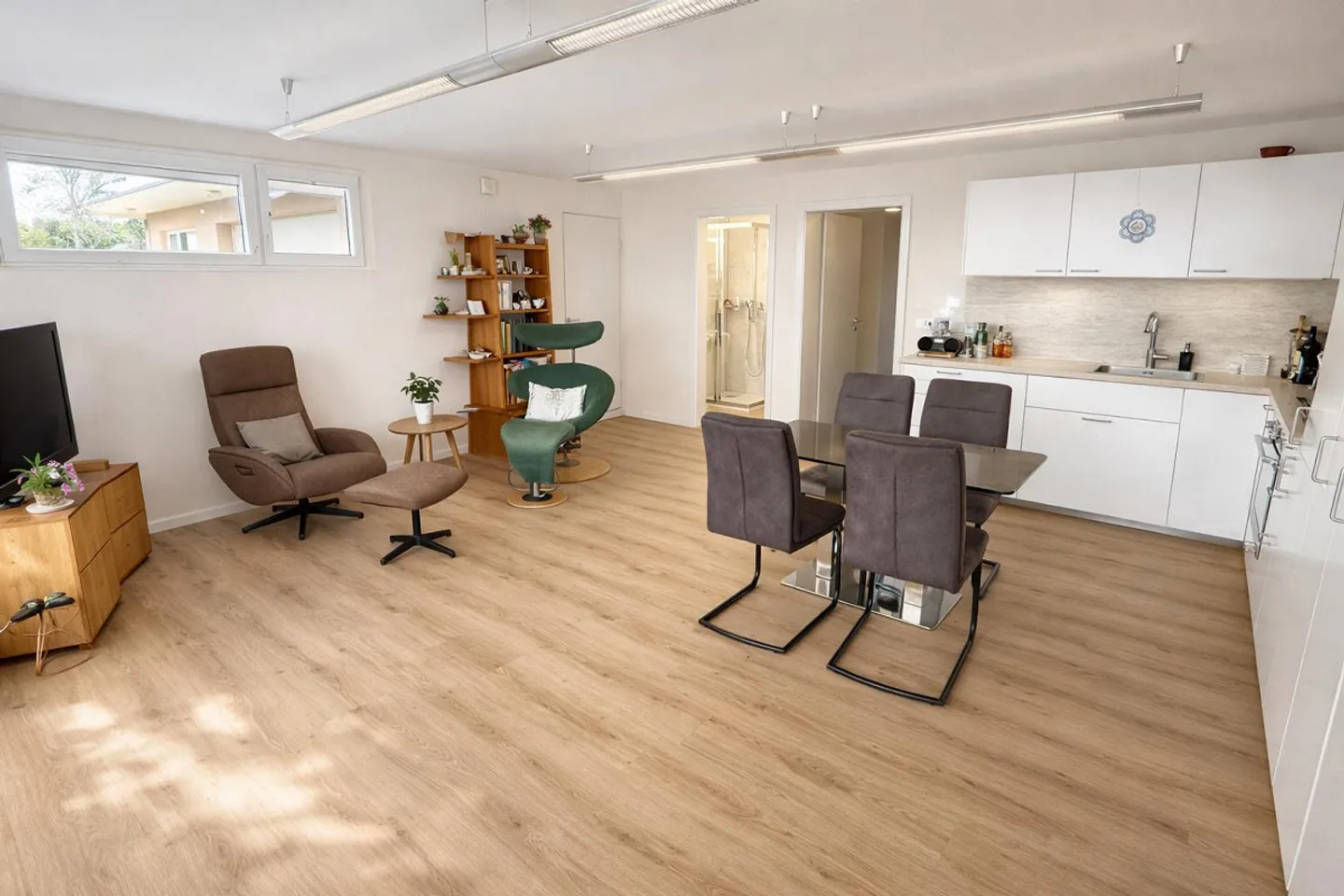 Exklusives 6.5-Zimmer-Haus mit Aussicht - Foto 15 von 16