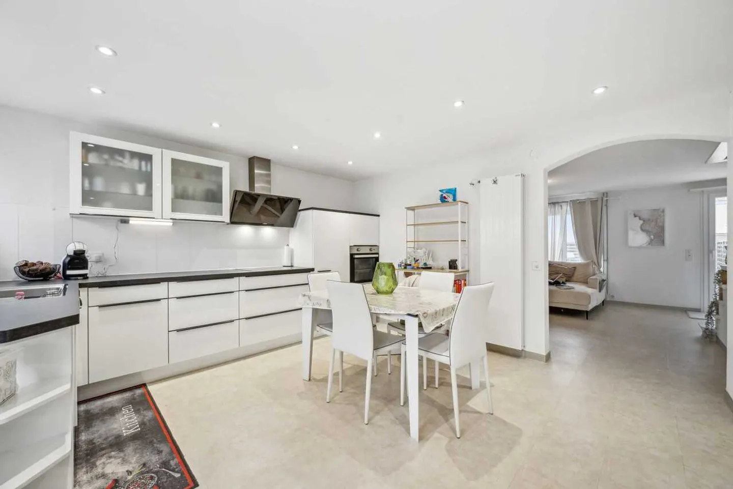 Charmantes Reihenhaus mit Pool - Foto 1 von 13